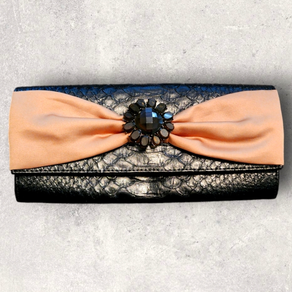 Liz Claiborne Wallet/Clutch